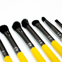 Cargar imagen en el visor de la galería, EYE ESSENTIAL Set 7 Brochas- Sunny Glam- Arantza Cosmetics