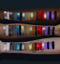 Cargar imagen en el visor de la galería, ||PREVENTA||   Death Tarot  Palette COSMIC BRUSHES
