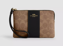 Cargar imagen en el visor de la galería, ||PREVENTA|| corner zip wristlet COACH
