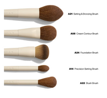 Cargar imagen en el visor de la galería, Morphe x Ariel signature face 5-piece face brush set
