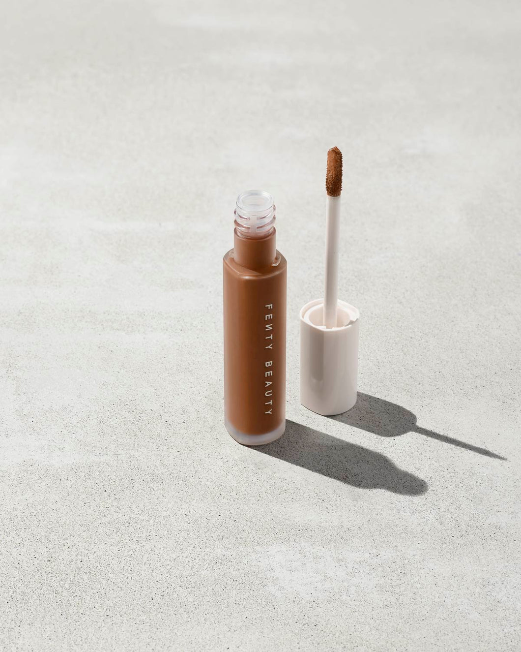 PRO FILT'R INSTANT RETOUCH CONCEALER- FENTY BEAUTY