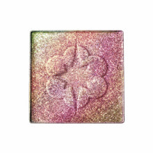 Cargar imagen en el visor de la galería, LETHAL COSMETICS MAGNETIC™ Pressed Multichrome Shadow
