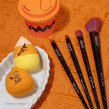 Cargar imagen en el visor de la galería, ||PREVENTA|| Peanuts Halloween | Pumpkin Blend Sponge Set w/ Holder
