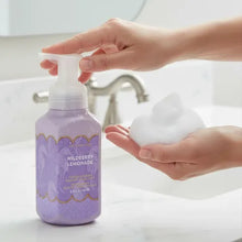 Cargar imagen en el visor de la galería, BATH AND BODY WORKS wildberry lemonade
