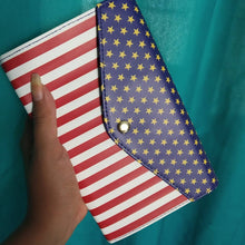 Cargar imagen en el visor de la galería, Star and stripes BROCHAS
