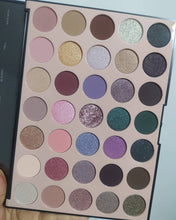 Cargar imagen en el visor de la galería, 35C EVERYDAY CHIC ARTISTRY PALETTE
