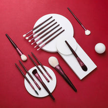 Cargar imagen en el visor de la galería, Splendid Series-15 PCS Classic Makeup Brush Set RED
